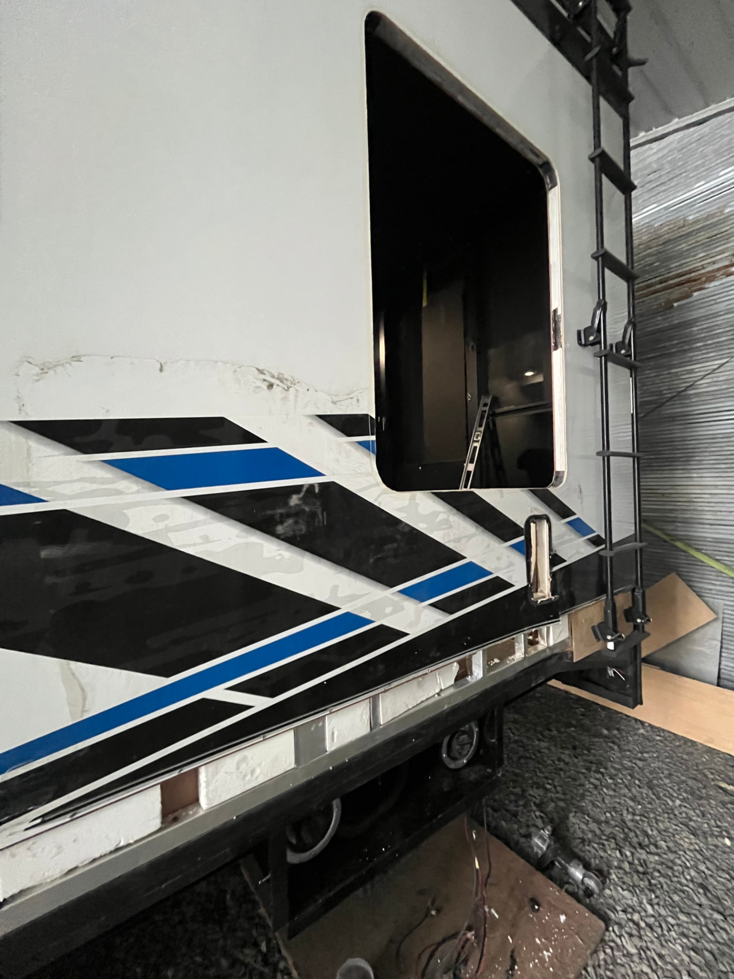 RV's repair work photo 2