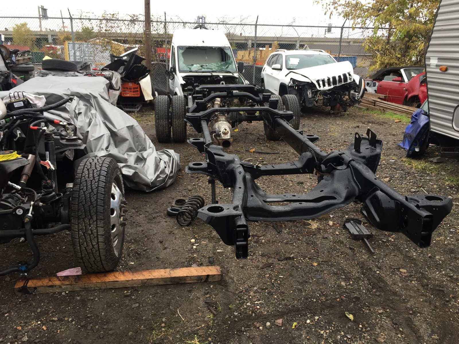 Trucks repair work photo 1